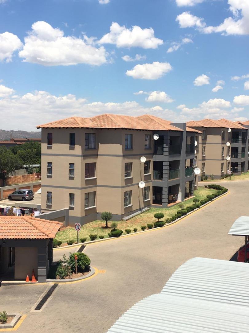 3 Bedroom Flat for Sale - Gauteng